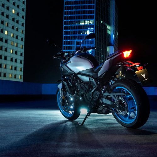 2025-Yamaha-MT07AS-EU-Ice_Storm-Static-005-03