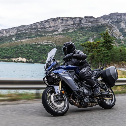 2025-Yamaha-MT09ATRDXCS-EU-Cobalt_Blue-Action-014-03