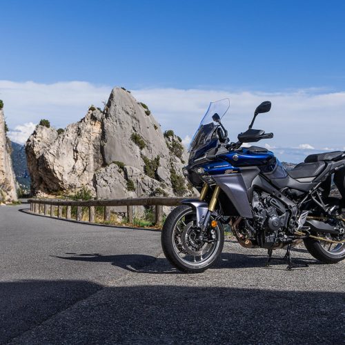 2025-Yamaha-MT09ATRDXCS-EU-Cobalt_Blue-Static-001-03